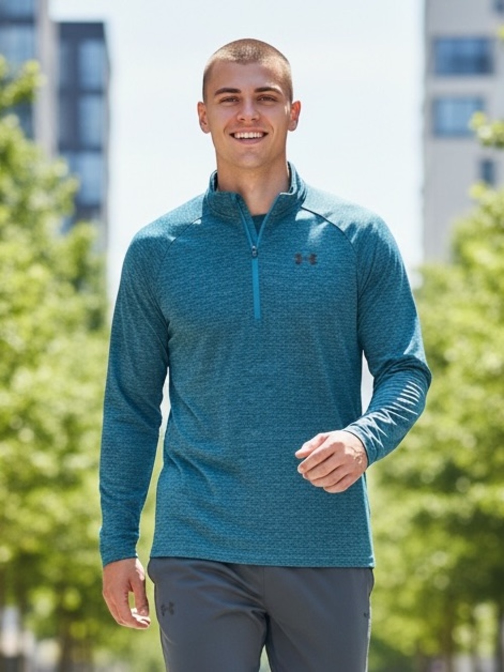 UNDER ARMOUR Men’s Medium Blue Lightweight 1/4 Zip